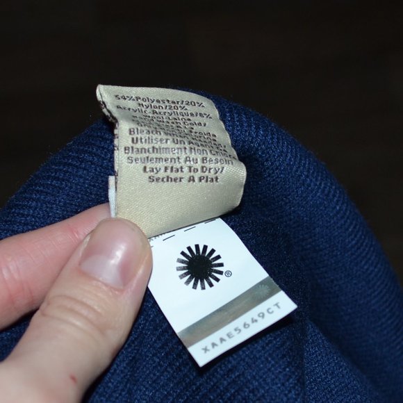 NWT UGG Men's Oversized Cuff Beanie Navy Blue Wool Blend Winter Hat - Picture 4 of 5